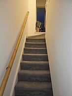 Cardiff City Apartment - Modern & Cozy