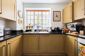 Mayfair W/ac 3-bed-5guests Berkeley Square