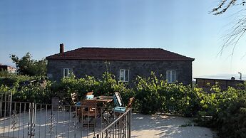 Assos Mia Konaklama ve Restaurant