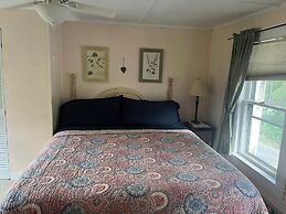 Pressey House Lakeside Bed & Breakfast
