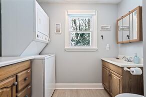 The Cheeky Chickadee Sleeps 7