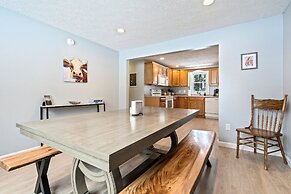 The Cheeky Chickadee Sleeps 7