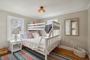 The Coastal Nest Stay for 5!