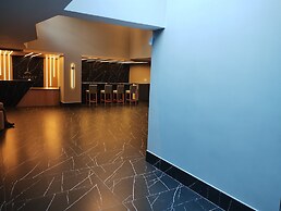 Apto 00203 Legacy Suites