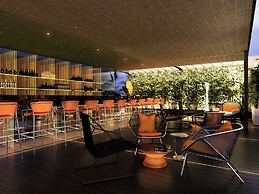 Adia Aluma Athens, Curio Collection By Hilton