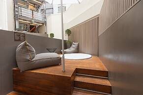 Adia Aluma Athens, Curio Collection By Hilton