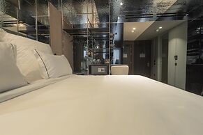 Adia Aluma Athens, Curio Collection By Hilton