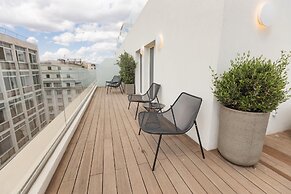 Adia Aluma Athens, Curio Collection By Hilton