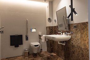 Adia Aluma Athens, Curio Collection By Hilton