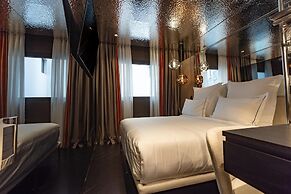 Adia Aluma Athens, Curio Collection By Hilton