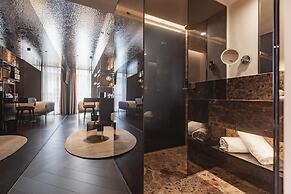Adia Aluma Athens, Curio Collection By Hilton