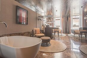 Adia Aluma Athens, Curio Collection By Hilton