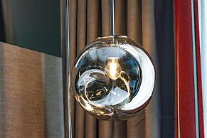Adia Aluma Athens, Curio Collection By Hilton