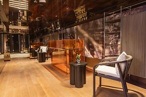 Adia Aluma Athens, Curio Collection By Hilton