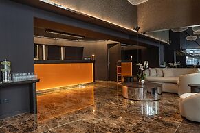 Adia Aluma Athens, Curio Collection By Hilton
