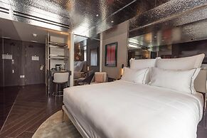Adia Aluma Athens, Curio Collection By Hilton