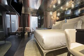 Adia Aluma Athens, Curio Collection By Hilton