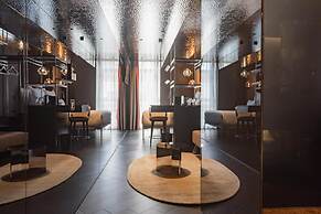 Adia Aluma Athens, Curio Collection By Hilton