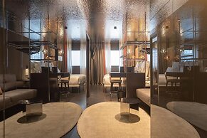 Adia Aluma Athens, Curio Collection By Hilton
