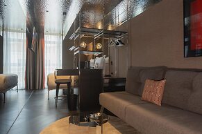 Adia Aluma Athens, Curio Collection By Hilton