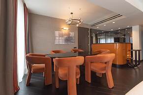 Adia Aluma Athens, Curio Collection By Hilton
