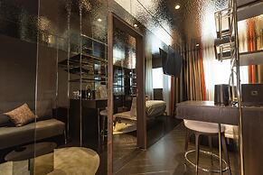 Adia Aluma Athens, Curio Collection By Hilton