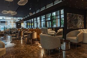 Adia Aluma Athens, Curio Collection By Hilton