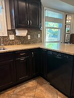 Luxury Modern Stay - 2000 Sqft