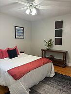 Luxury Modern Stay - 2000 Sqft