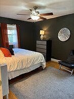 Luxury Modern Stay - 2000 Sqft