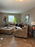 Luxury Modern Stay - 2000 Sqft