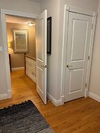 Luxury Modern Stay - 2000 Sqft