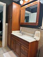 Luxury Modern Stay - 2000 Sqft