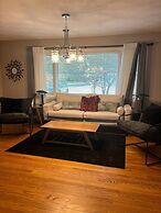 Luxury Modern Stay - 2000 Sqft