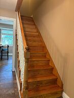 Luxury Modern Stay - 2000 Sqft