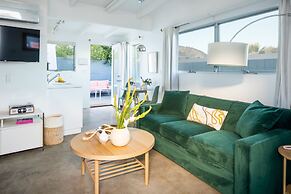 3 Private 1 Bedroom Units at The Wesley Sleeps 12