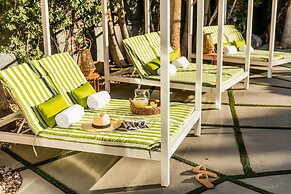 3 Private 1 Bedroom Units at The Wesley Sleeps 12