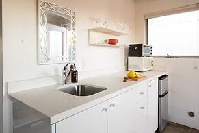 3 Private 1 Bedroom Units at The Wesley Sleeps 12