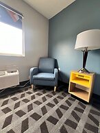 LakeWood Inn & Suites