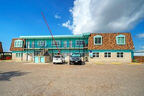 2 Units Beachfront Complex w Pool Pickleball Beach Bliss Bleach Bungal