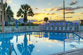 2 Units Beachfront Complex w Pool Pickleball Beach Bliss Bleach Bungal