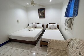 Casa De Praxides Tourist Inn