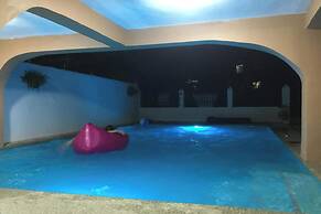 Larosa Hostel Bed And Breakfast