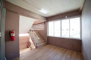 Sukhum Sukhumvit-Onnut Guest House