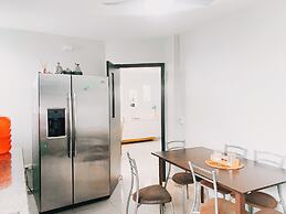 Casa con Piscina Privada para Familias