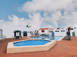 Casa con Piscina Privada para Familias
