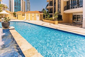 Resort Style Chevron Apartments