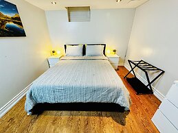 Cozy 2BR Retreat - Comfort & Convenience