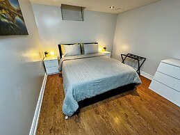 Cozy 2BR Retreat - Comfort & Convenience