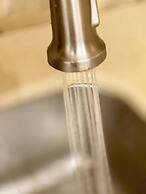 Cozy 2BR Retreat - Comfort & Convenience